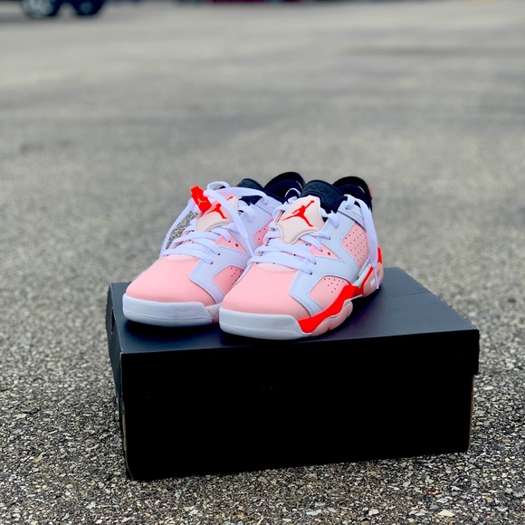 COPY - Wmns Jordan 6 lows💖 - Picture 2 of 6